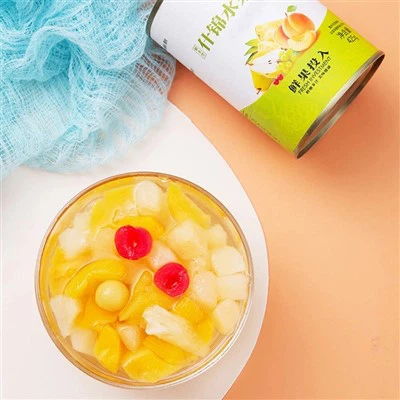 Hedelmäcocktail tinassa